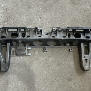 Montageplaats bumpers achter midden   E70